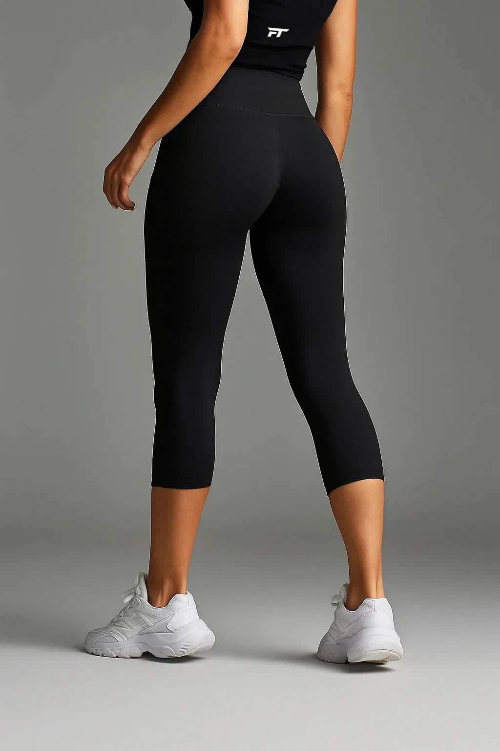 Momentum Short Leggings Black - Short Leggings