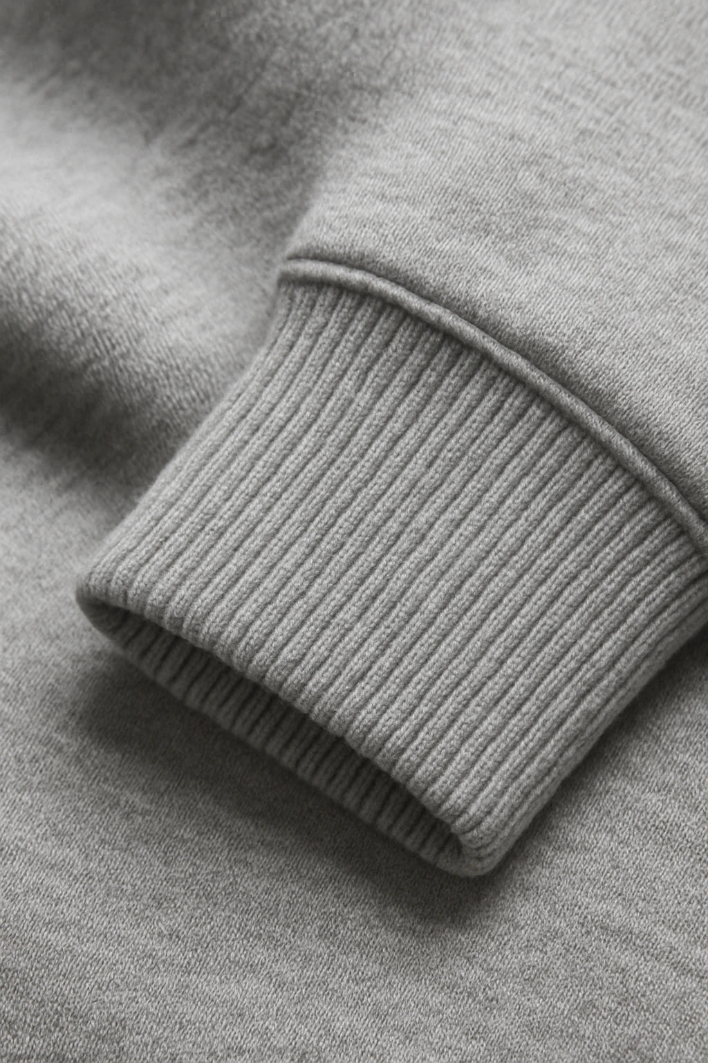 Ribbed Cuffs Feautures